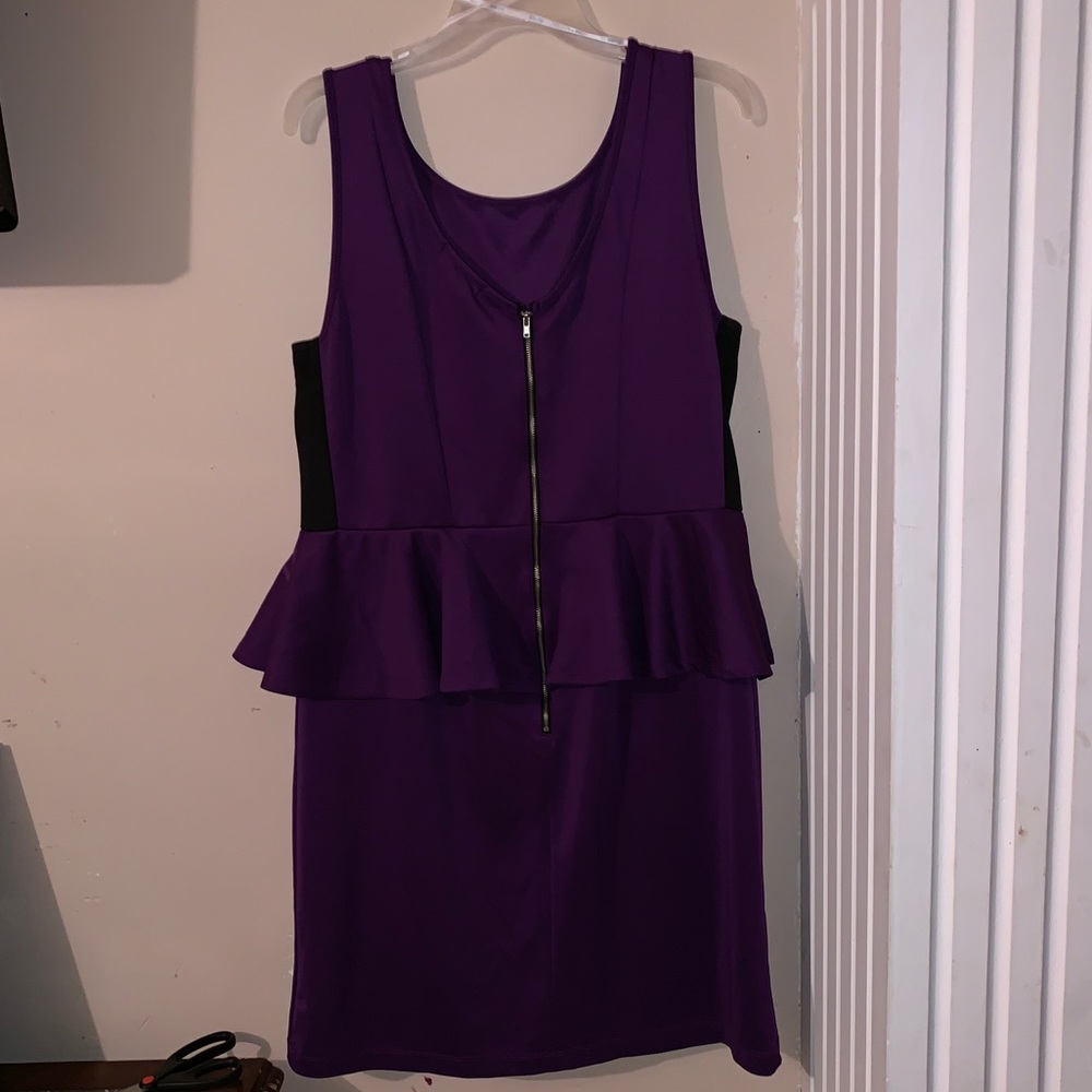 Formal dress - Picture 3 of 4